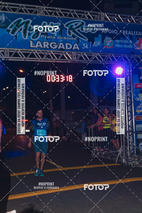Buy your photos of the eventNight Run 5K 10K Praia Grande on Fotop