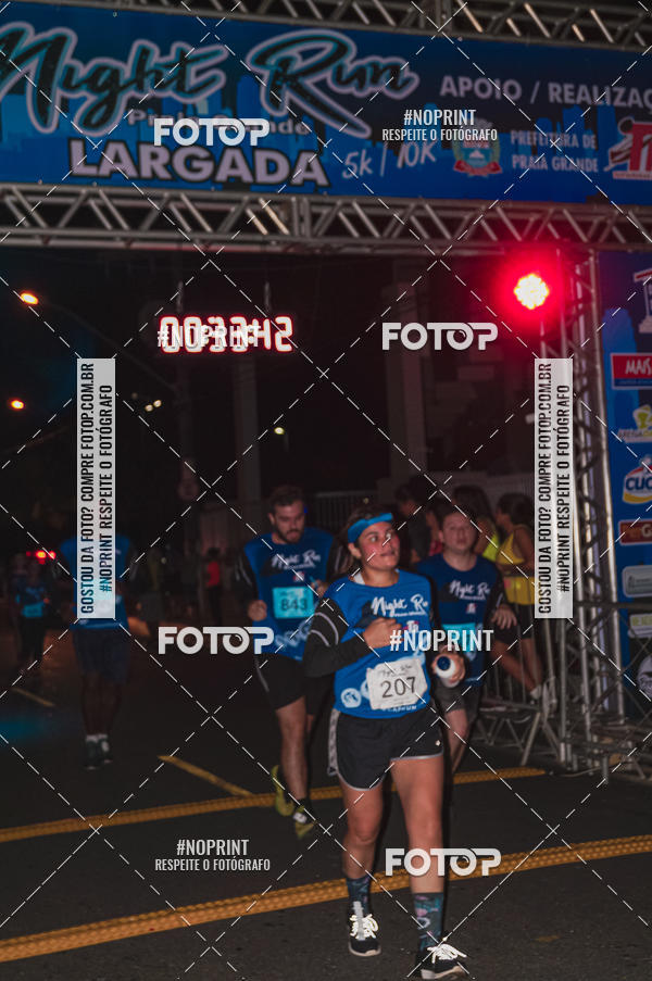Buy your photos of the eventNight Run 5K 10K Praia Grande on Fotop