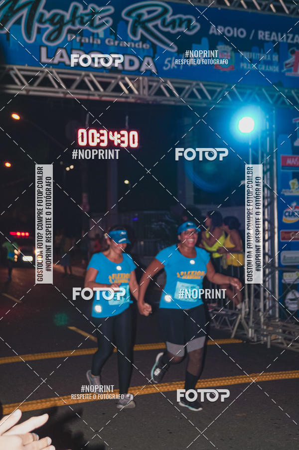 Buy your photos of the eventNight Run 5K 10K Praia Grande on Fotop