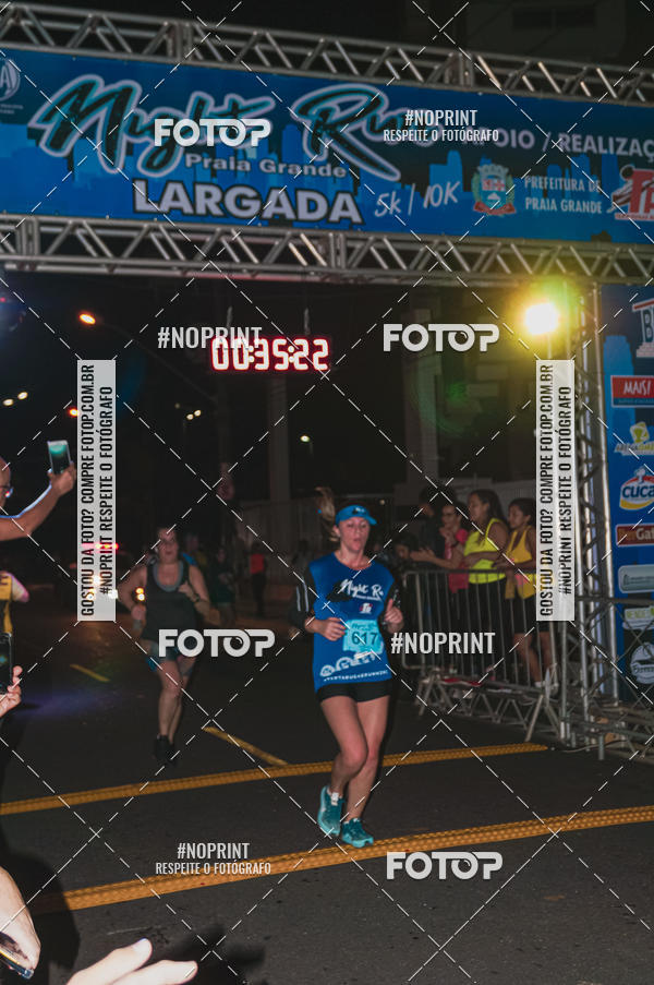 Buy your photos of the eventNight Run 5K 10K Praia Grande on Fotop