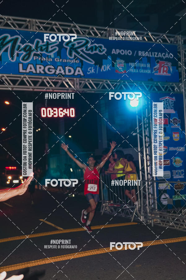 Buy your photos of the eventNight Run 5K 10K Praia Grande on Fotop