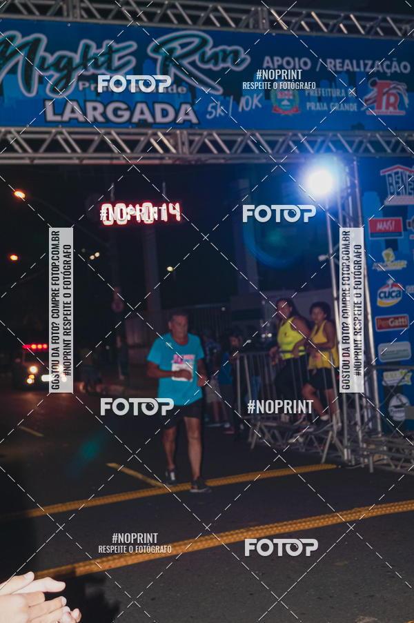 Buy your photos of the eventNight Run 5K 10K Praia Grande on Fotop