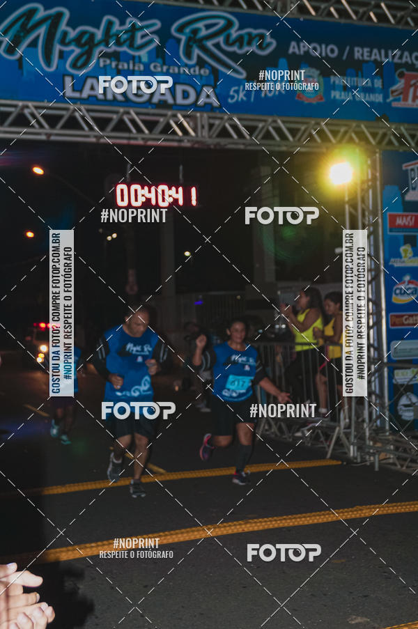 Buy your photos of the eventNight Run 5K 10K Praia Grande on Fotop