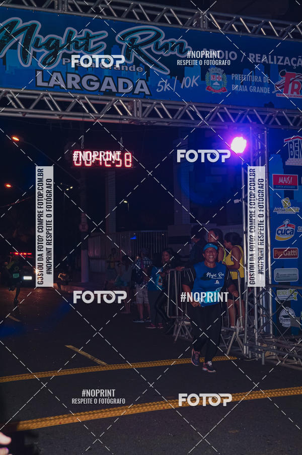Buy your photos of the eventNight Run 5K 10K Praia Grande on Fotop