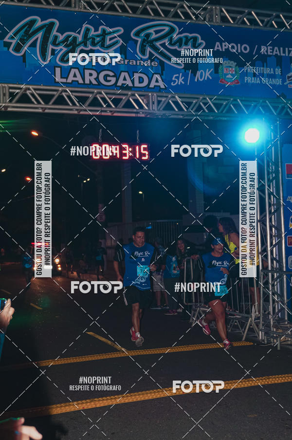 Buy your photos of the eventNight Run 5K 10K Praia Grande on Fotop
