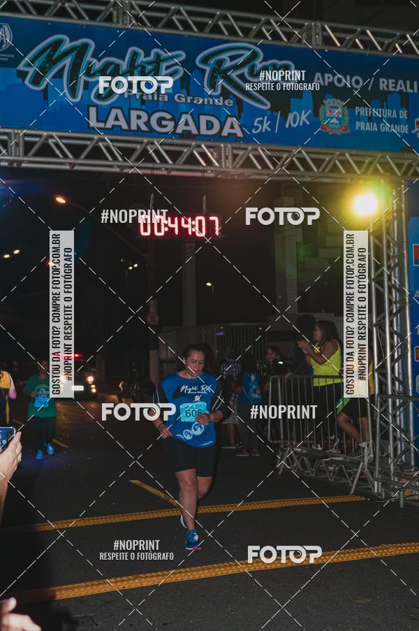 Buy your photos of the eventNight Run 5K 10K Praia Grande on Fotop