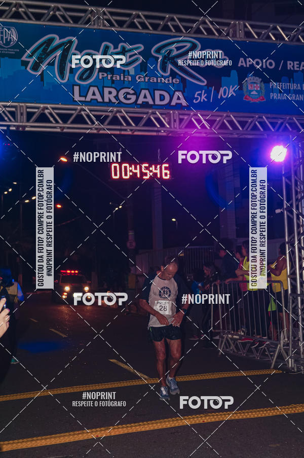 Buy your photos of the eventNight Run 5K 10K Praia Grande on Fotop