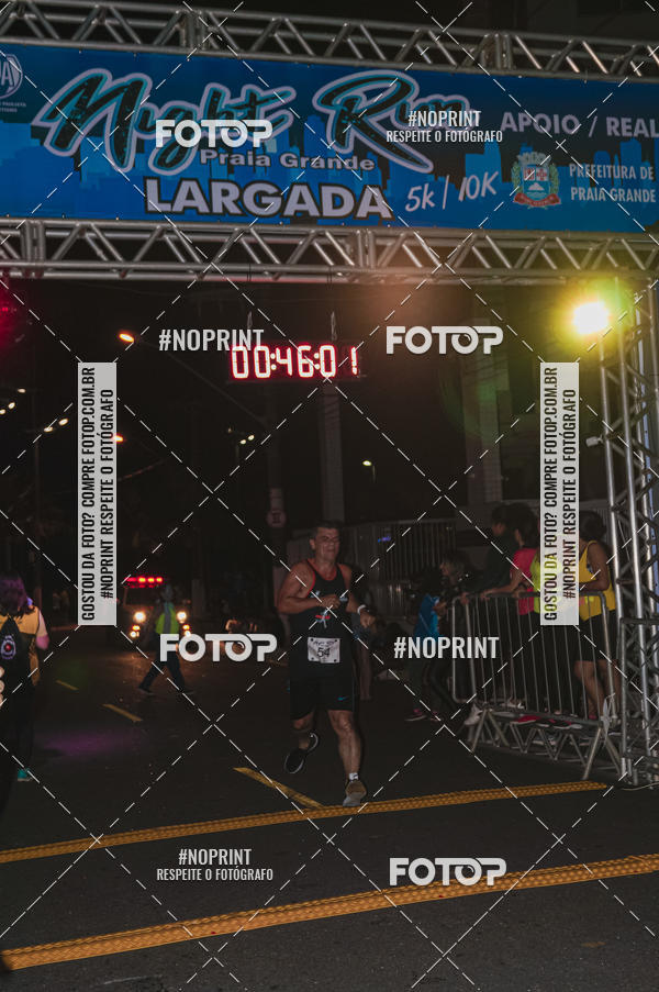 Buy your photos of the eventNight Run 5K 10K Praia Grande on Fotop