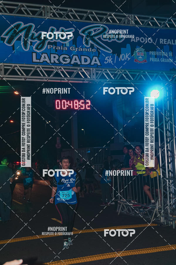 Buy your photos of the eventNight Run 5K 10K Praia Grande on Fotop