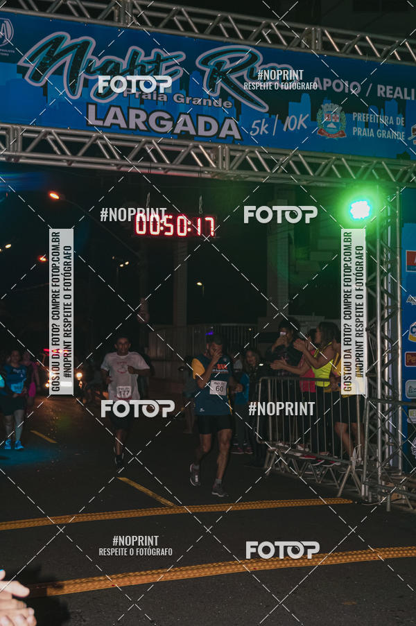 Buy your photos of the eventNight Run 5K 10K Praia Grande on Fotop