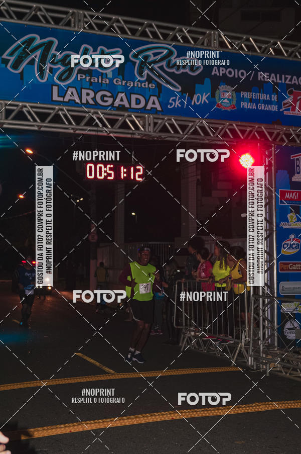 Buy your photos of the eventNight Run 5K 10K Praia Grande on Fotop