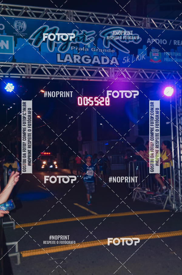 Buy your photos of the eventNight Run 5K 10K Praia Grande on Fotop