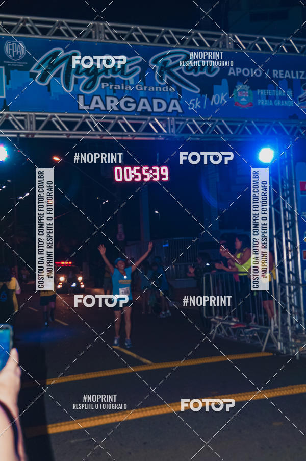 Buy your photos of the eventNight Run 5K 10K Praia Grande on Fotop