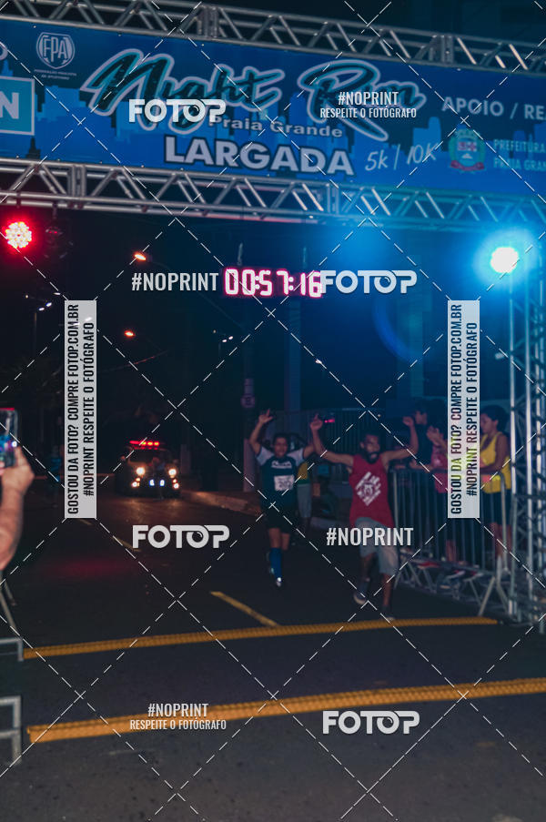 Buy your photos of the eventNight Run 5K 10K Praia Grande on Fotop