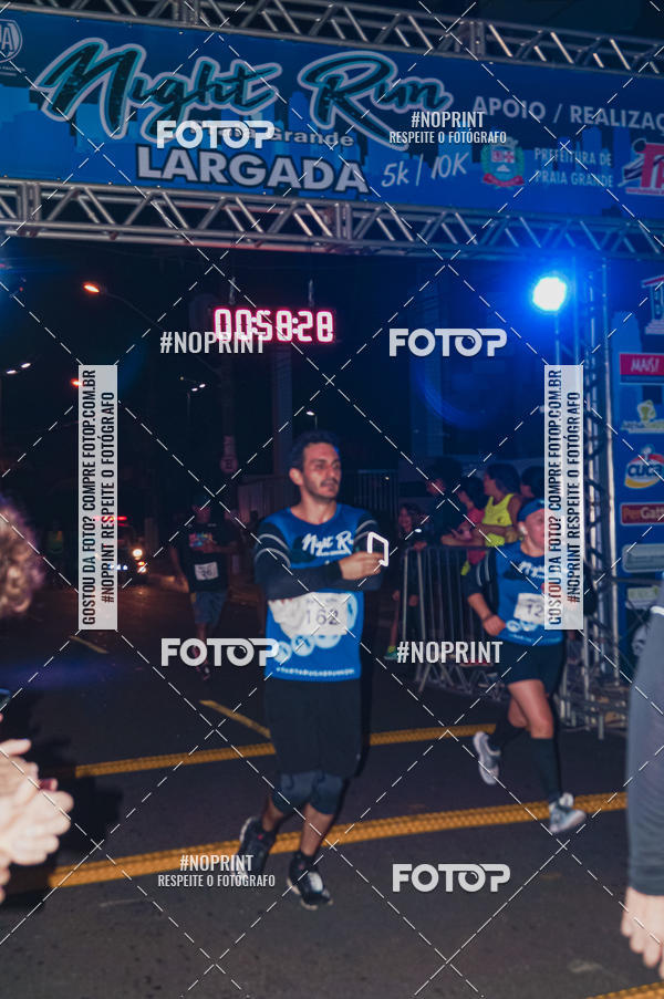 Buy your photos of the eventNight Run 5K 10K Praia Grande on Fotop