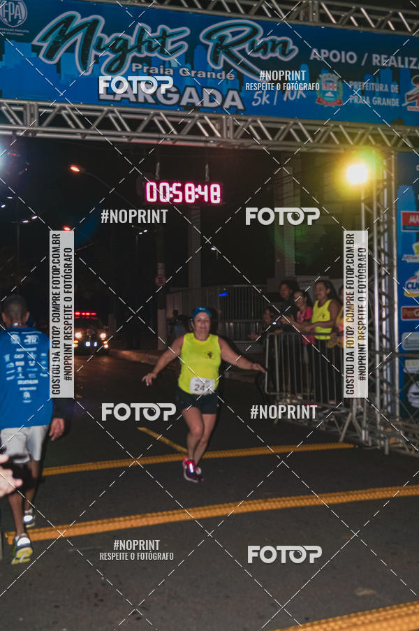 Buy your photos of the eventNight Run 5K 10K Praia Grande on Fotop