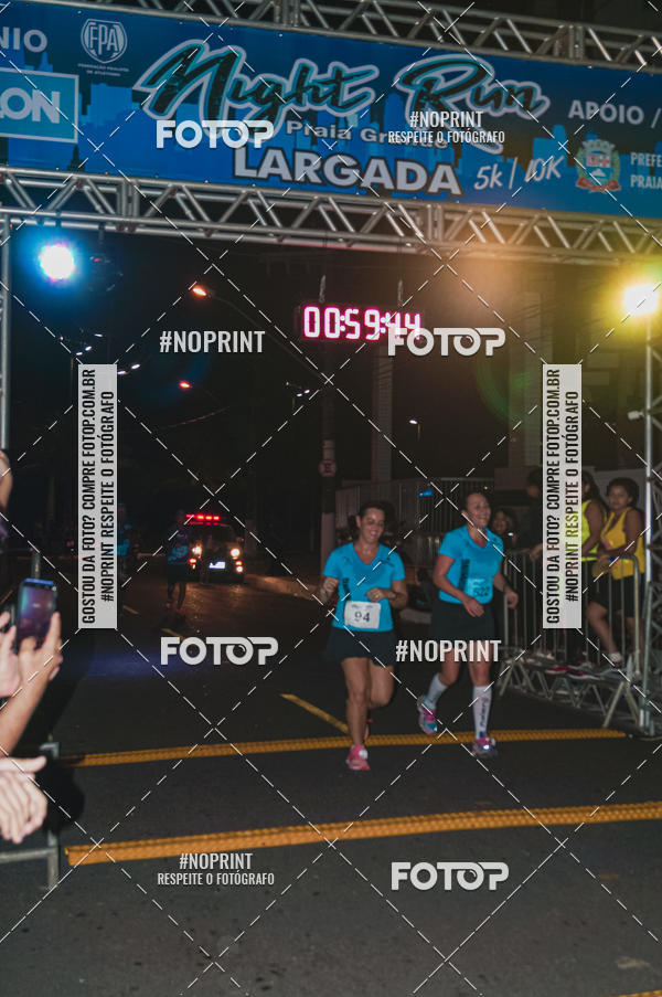 Buy your photos of the eventNight Run 5K 10K Praia Grande on Fotop
