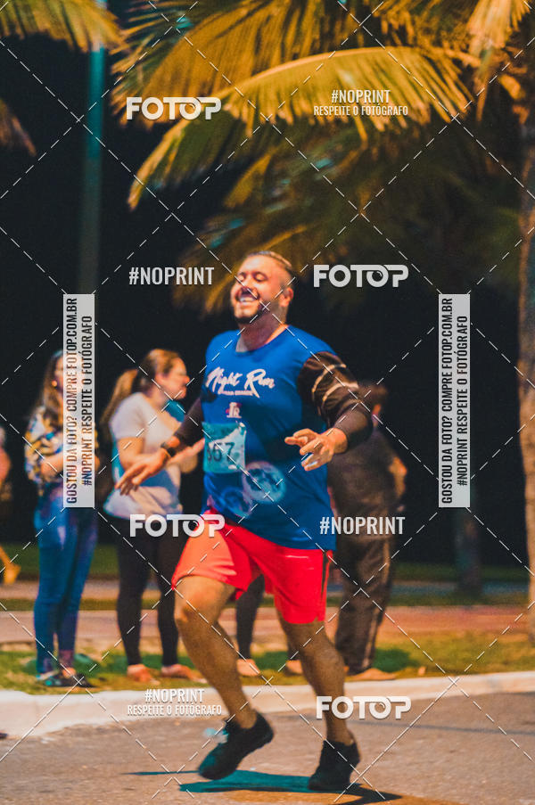 Buy your photos of the eventNight Run 5K 10K Praia Grande on Fotop