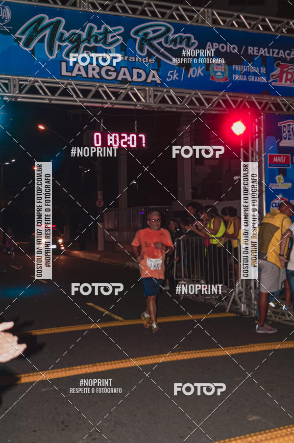 Buy your photos of the eventNight Run 5K 10K Praia Grande on Fotop