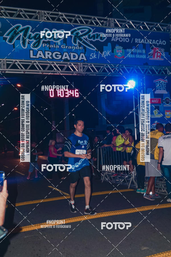 Buy your photos of the eventNight Run 5K 10K Praia Grande on Fotop