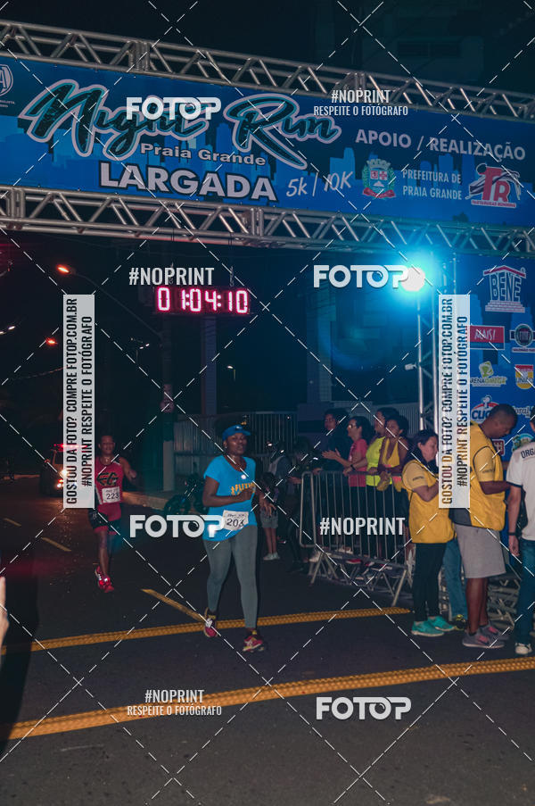 Buy your photos of the eventNight Run 5K 10K Praia Grande on Fotop