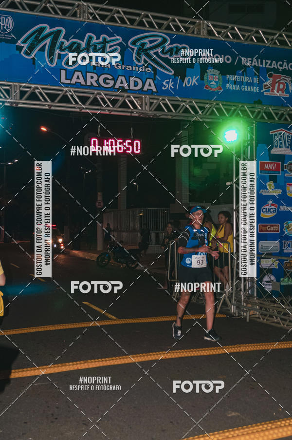 Buy your photos of the eventNight Run 5K 10K Praia Grande on Fotop