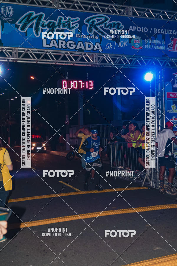 Buy your photos of the eventNight Run 5K 10K Praia Grande on Fotop