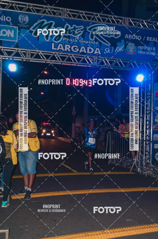 Buy your photos of the eventNight Run 5K 10K Praia Grande on Fotop