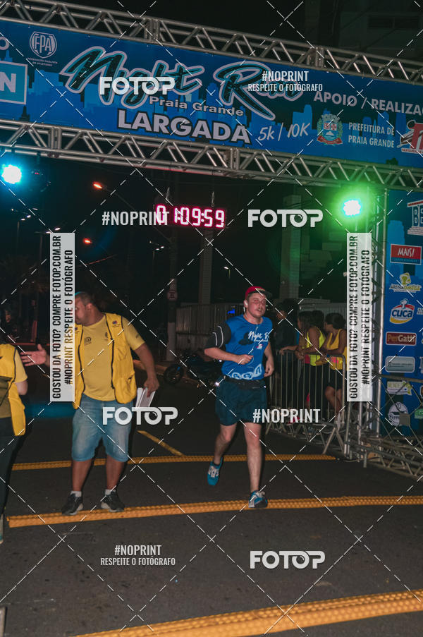 Buy your photos of the eventNight Run 5K 10K Praia Grande on Fotop