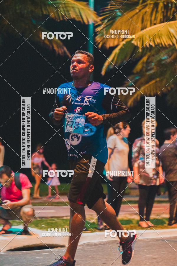 Buy your photos of the eventNight Run 5K 10K Praia Grande on Fotop