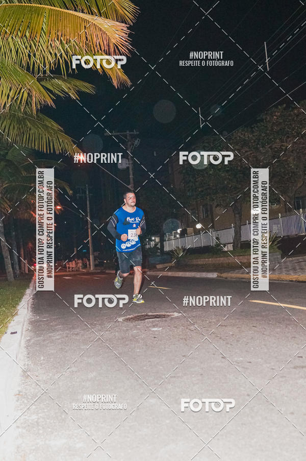 Buy your photos of the eventNight Run 5K 10K Praia Grande on Fotop