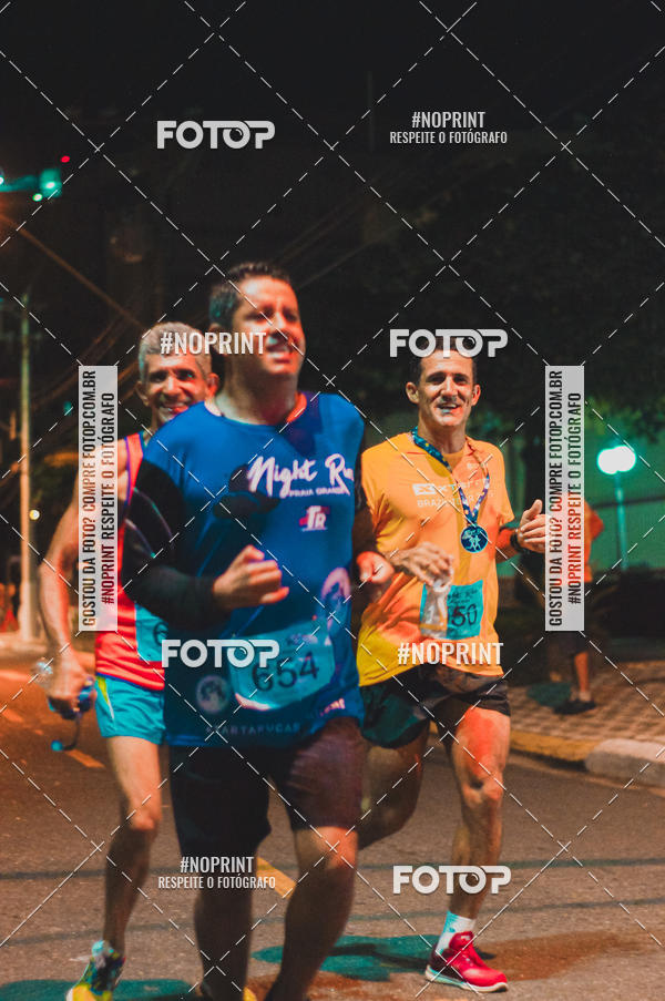 Buy your photos of the eventNight Run 5K 10K Praia Grande on Fotop