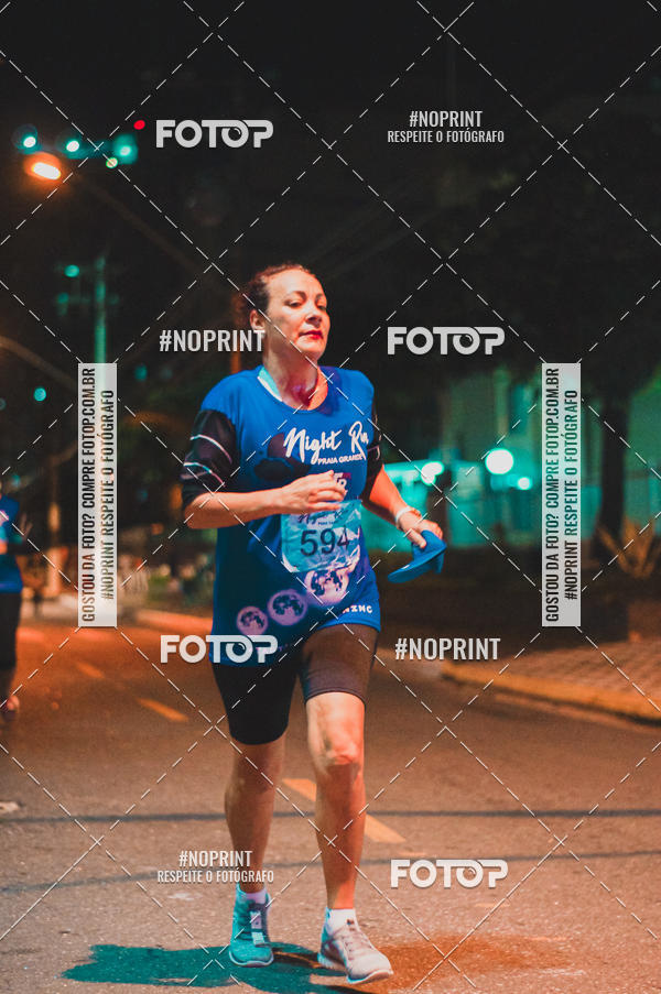Buy your photos of the eventNight Run 5K 10K Praia Grande on Fotop