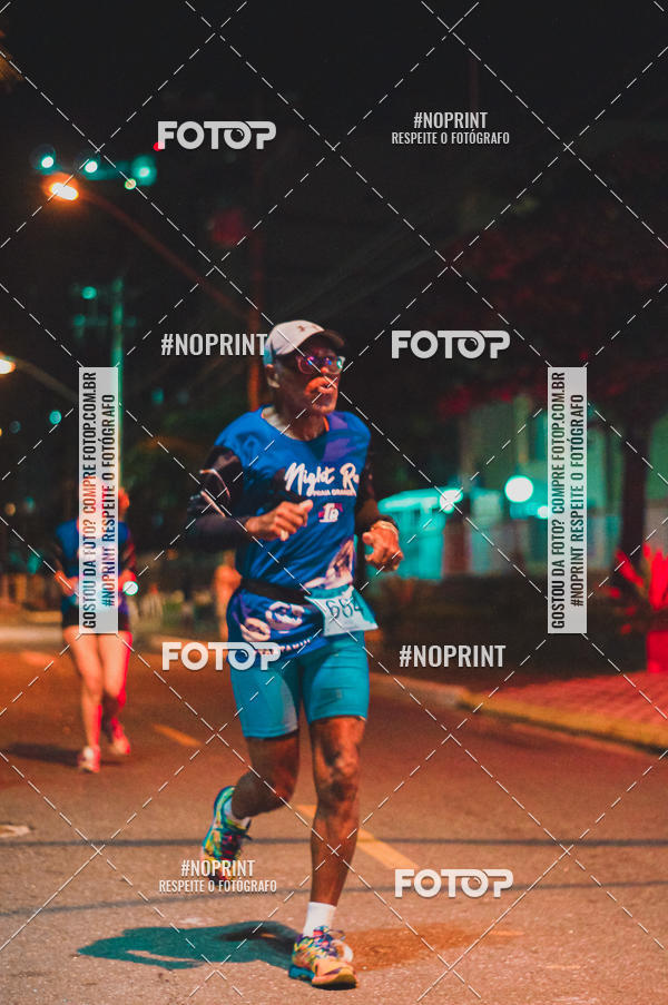 Buy your photos of the eventNight Run 5K 10K Praia Grande on Fotop