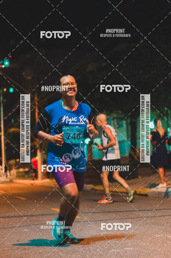 Buy your photos of the eventNight Run 5K 10K Praia Grande on Fotop