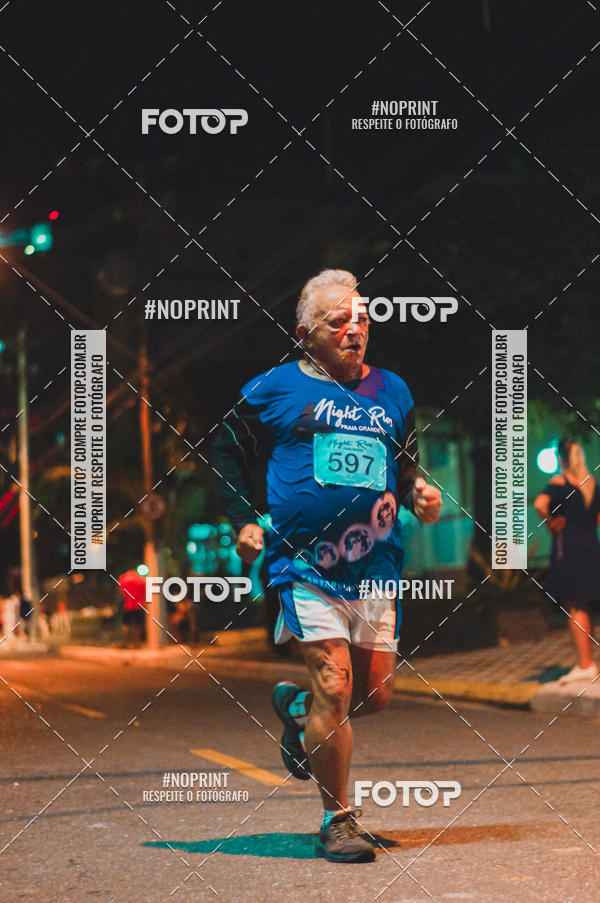 Buy your photos of the eventNight Run 5K 10K Praia Grande on Fotop