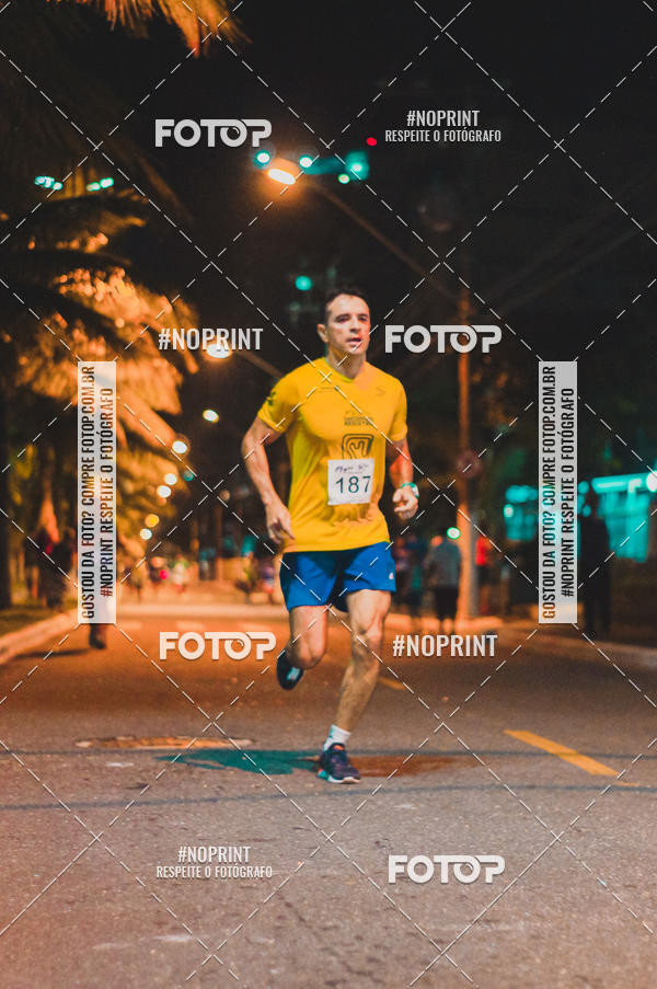 Buy your photos of the eventNight Run 5K 10K Praia Grande on Fotop