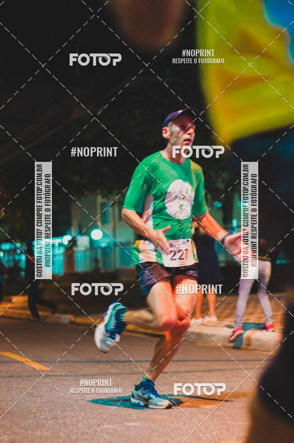 Buy your photos of the eventNight Run 5K 10K Praia Grande on Fotop