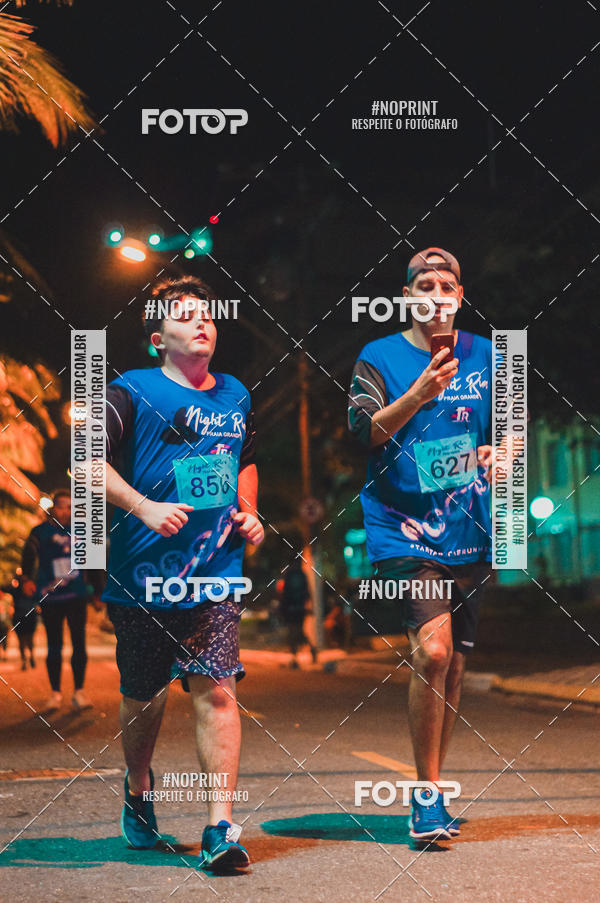 Buy your photos of the eventNight Run 5K 10K Praia Grande on Fotop