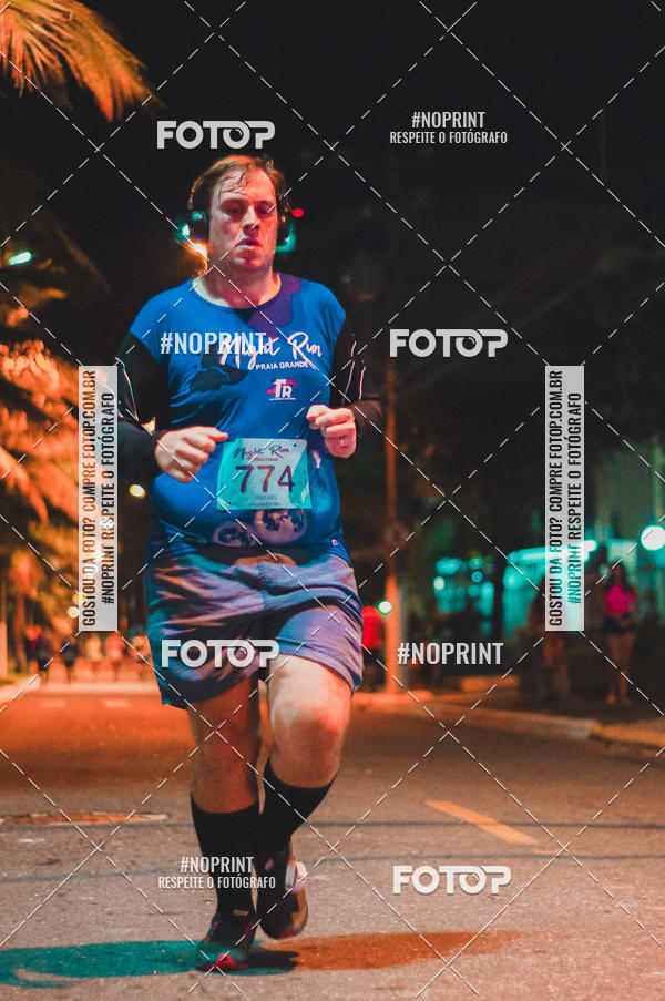 Buy your photos of the eventNight Run 5K 10K Praia Grande on Fotop