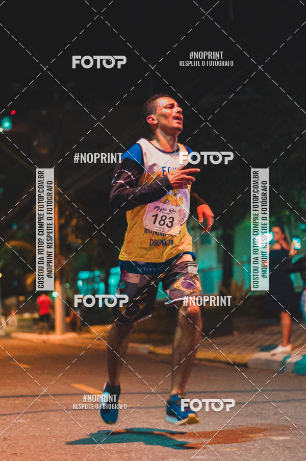 Buy your photos of the eventNight Run 5K 10K Praia Grande on Fotop
