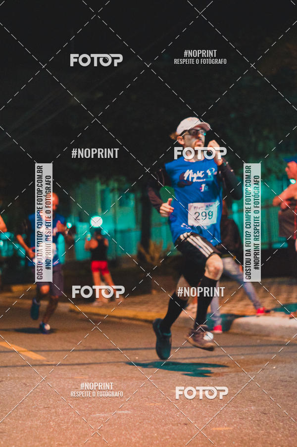 Buy your photos of the eventNight Run 5K 10K Praia Grande on Fotop
