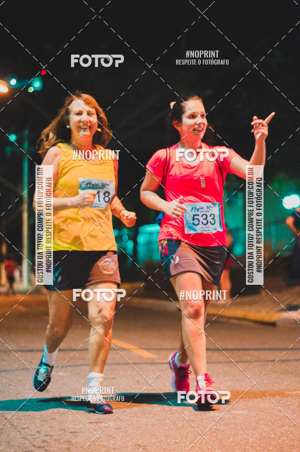 Buy your photos of the eventNight Run 5K 10K Praia Grande on Fotop