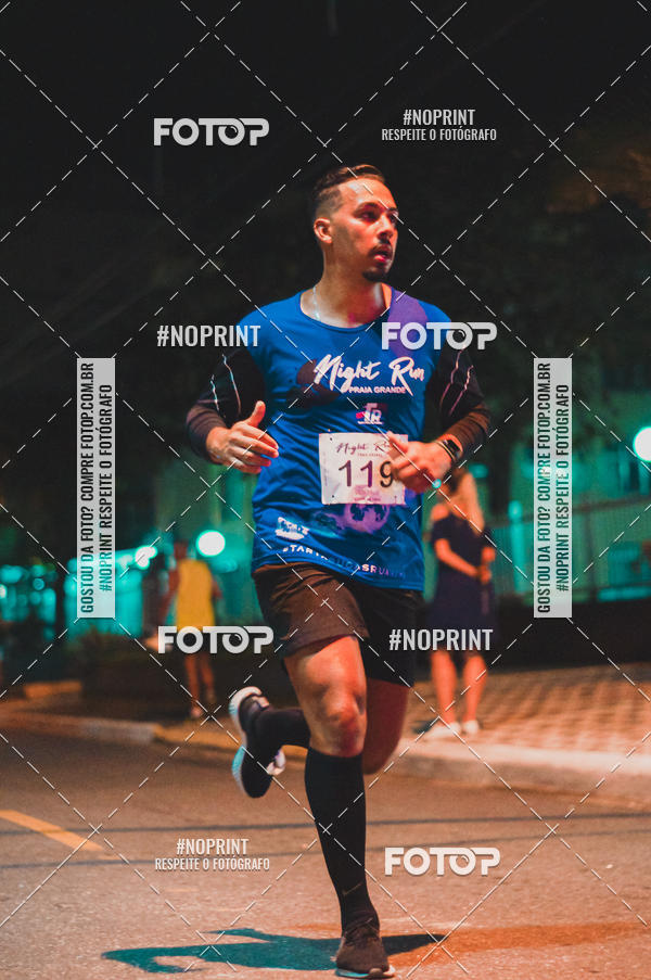 Buy your photos of the eventNight Run 5K 10K Praia Grande on Fotop
