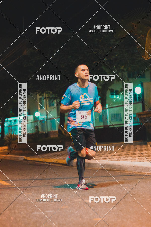 Buy your photos of the eventNight Run 5K 10K Praia Grande on Fotop