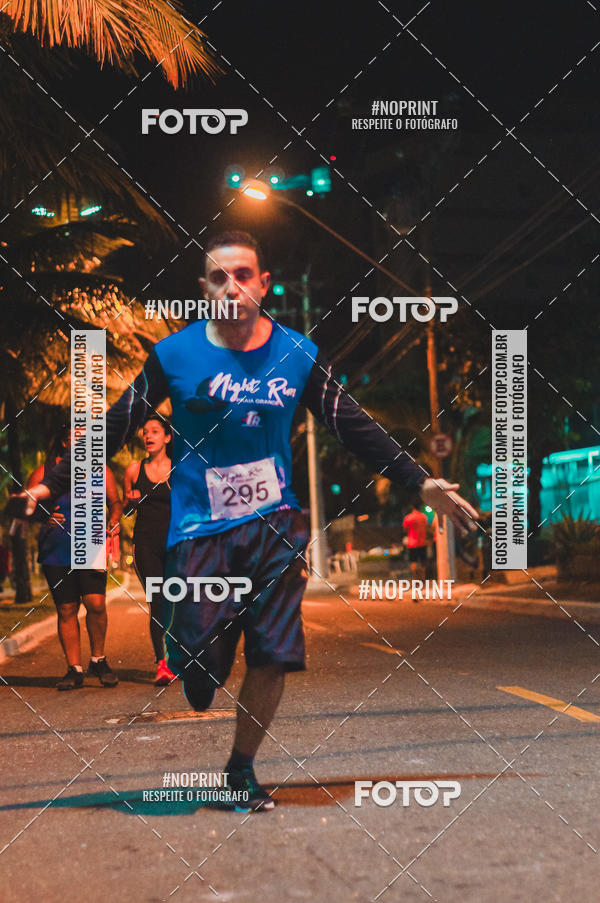 Buy your photos of the eventNight Run 5K 10K Praia Grande on Fotop