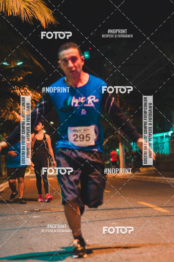 Buy your photos of the eventNight Run 5K 10K Praia Grande on Fotop