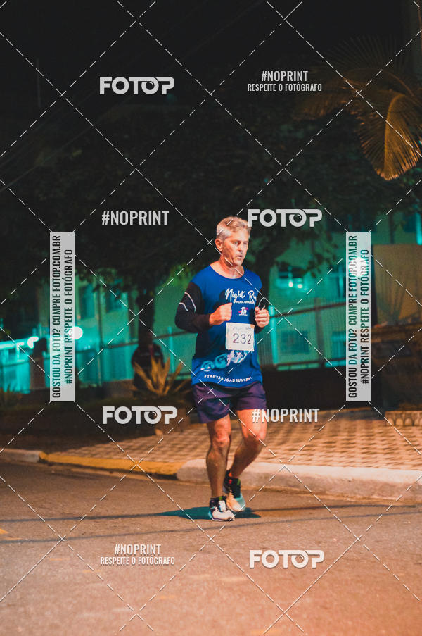 Buy your photos of the eventNight Run 5K 10K Praia Grande on Fotop
