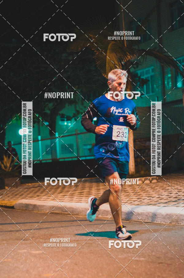 Buy your photos of the eventNight Run 5K 10K Praia Grande on Fotop