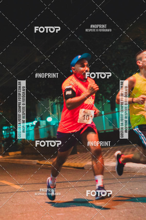 Buy your photos of the eventNight Run 5K 10K Praia Grande on Fotop